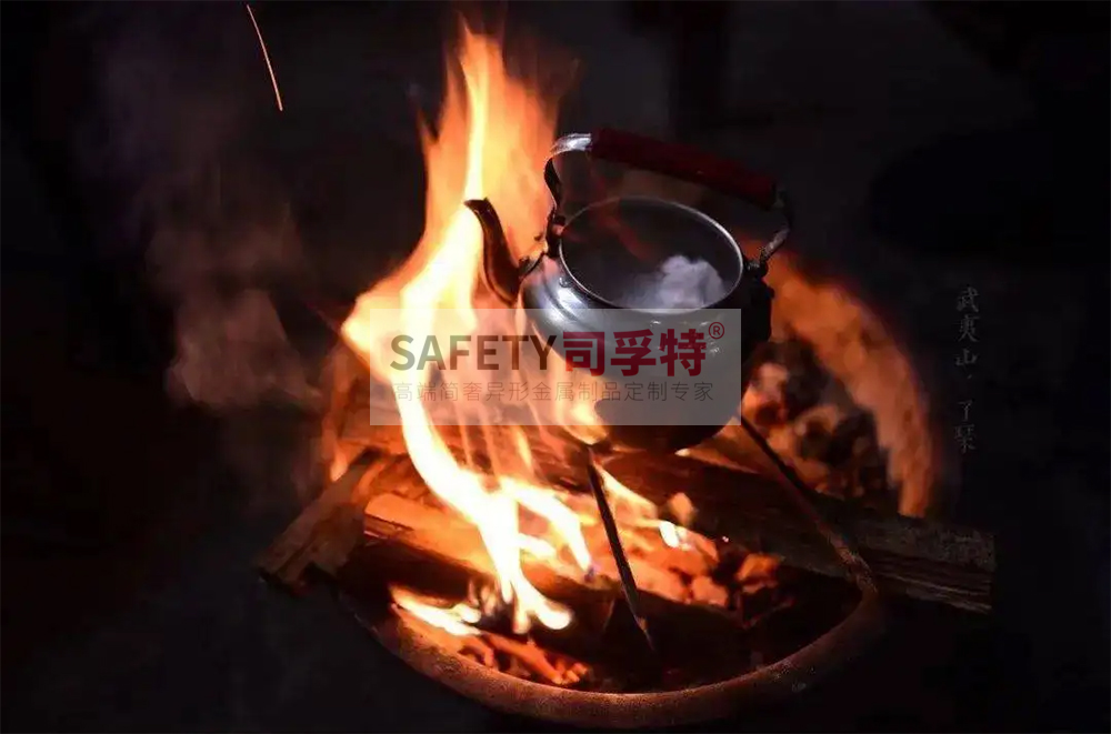 經(jīng)典永不過時，“圍爐煮茶”掀起新式社交風(fēng)「司孚特圍爐茶桌」(圖1)