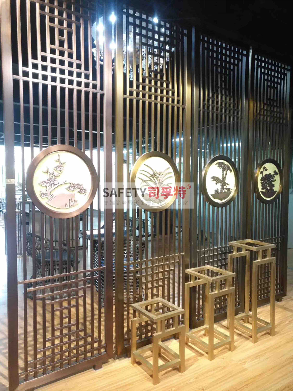 不銹鋼屏風(fēng)隔斷有哪些特點(diǎn)[司孚特金屬屏風(fēng)，不銹鋼屏風(fēng)](圖4)