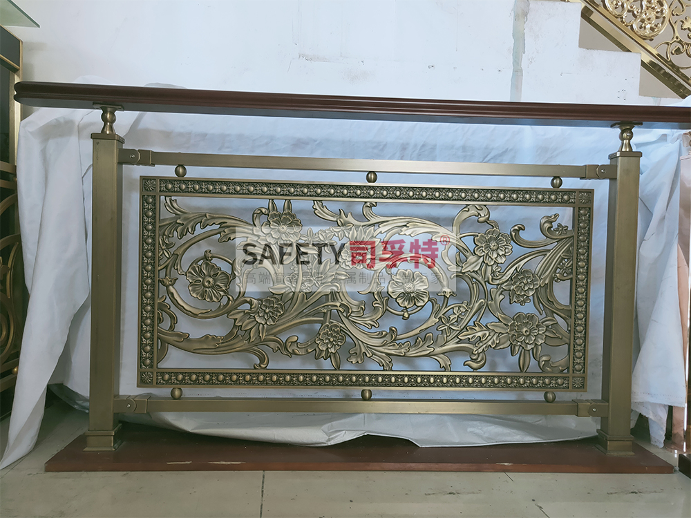 鋁藝鏤空雕花樓梯扶手：造型多樣，工藝成熟，彰顯高端品味(圖4)